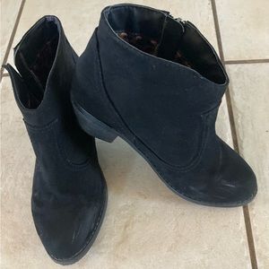Girls’ Black Short Boots